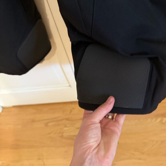 Descente Black Insulated Ski and Snowboard Pants - Picture 4 of 13